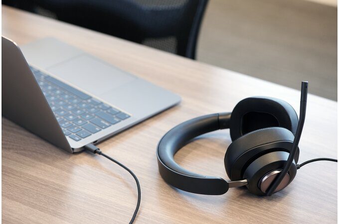 H2000 USB-C Over-Ear Headset - Image 17