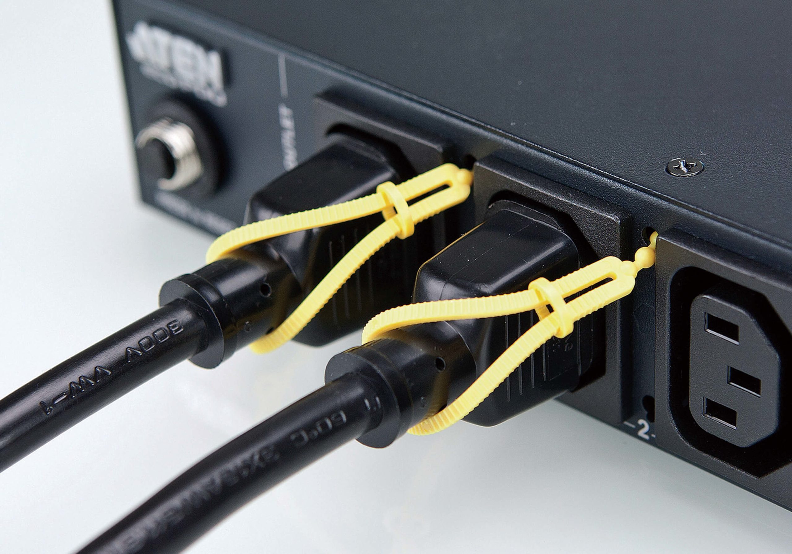 ATEN LOK-U-PLUG CABLE HOLDER - Image 2