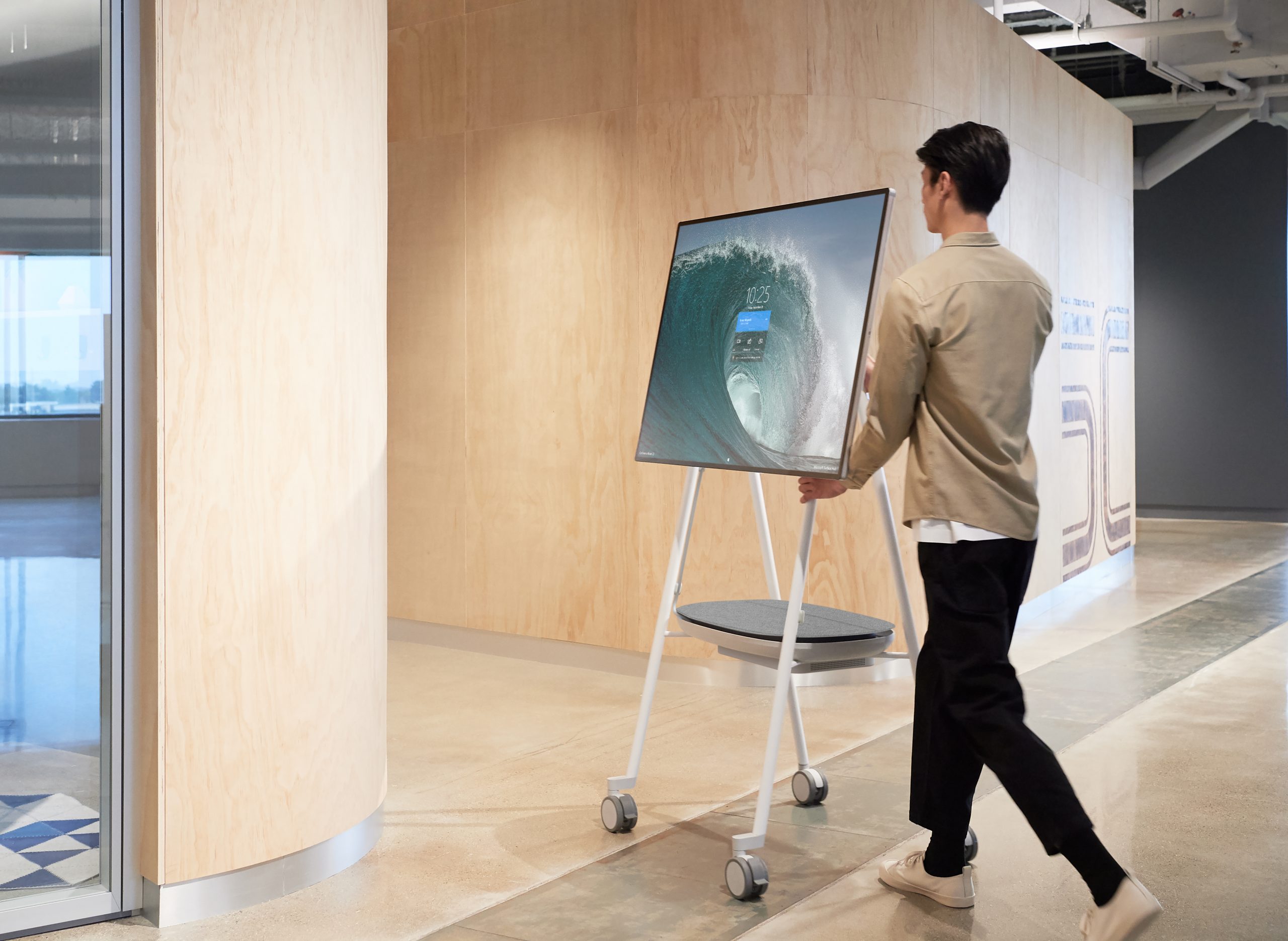 APC Smart-UPS Charge Mobile Battery for - Image 6