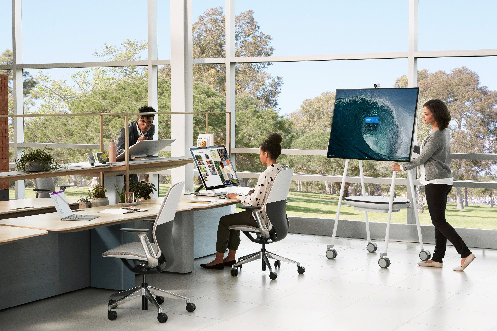 APC Smart-UPS Charge Mobile Battery for - Image 7