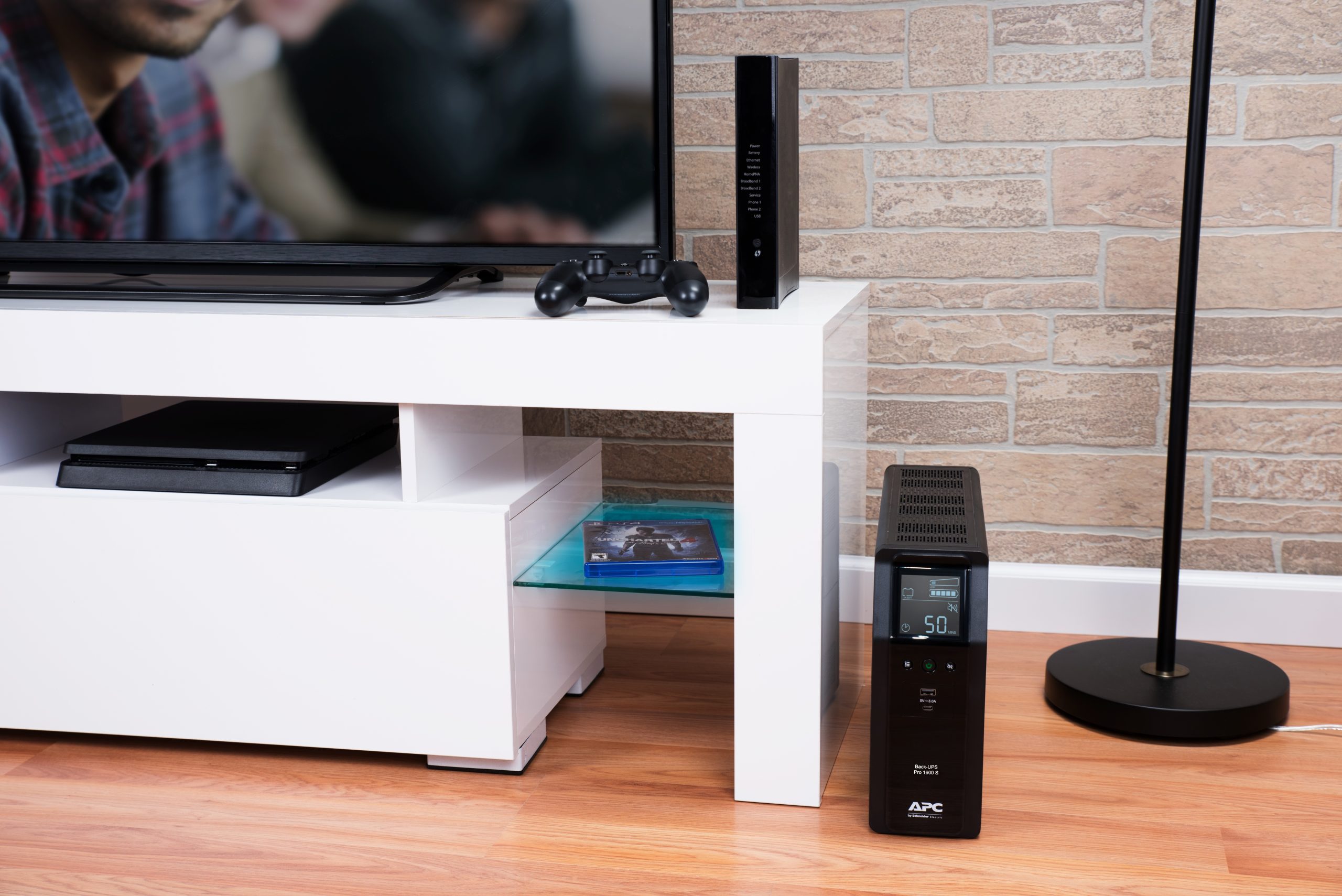 Back UPS Pro BR 1600VA. Sinewave.8 Outle - Image 5